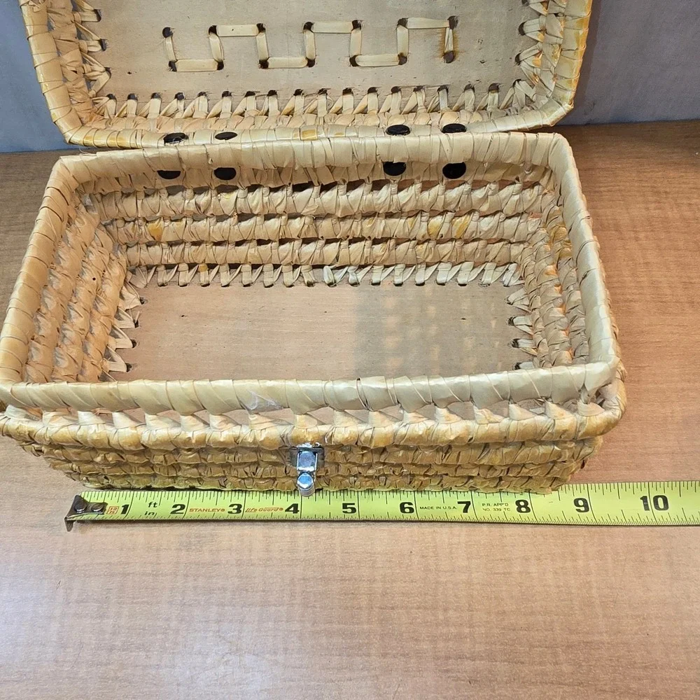 RARE! Vintage‎ Wicker Woven Make-up Cosmetic Case Excellent Condition!